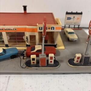 Tyco 943:700 Union 76 Service Station LN 10231 HO SCALE Not Complete Pre Owned